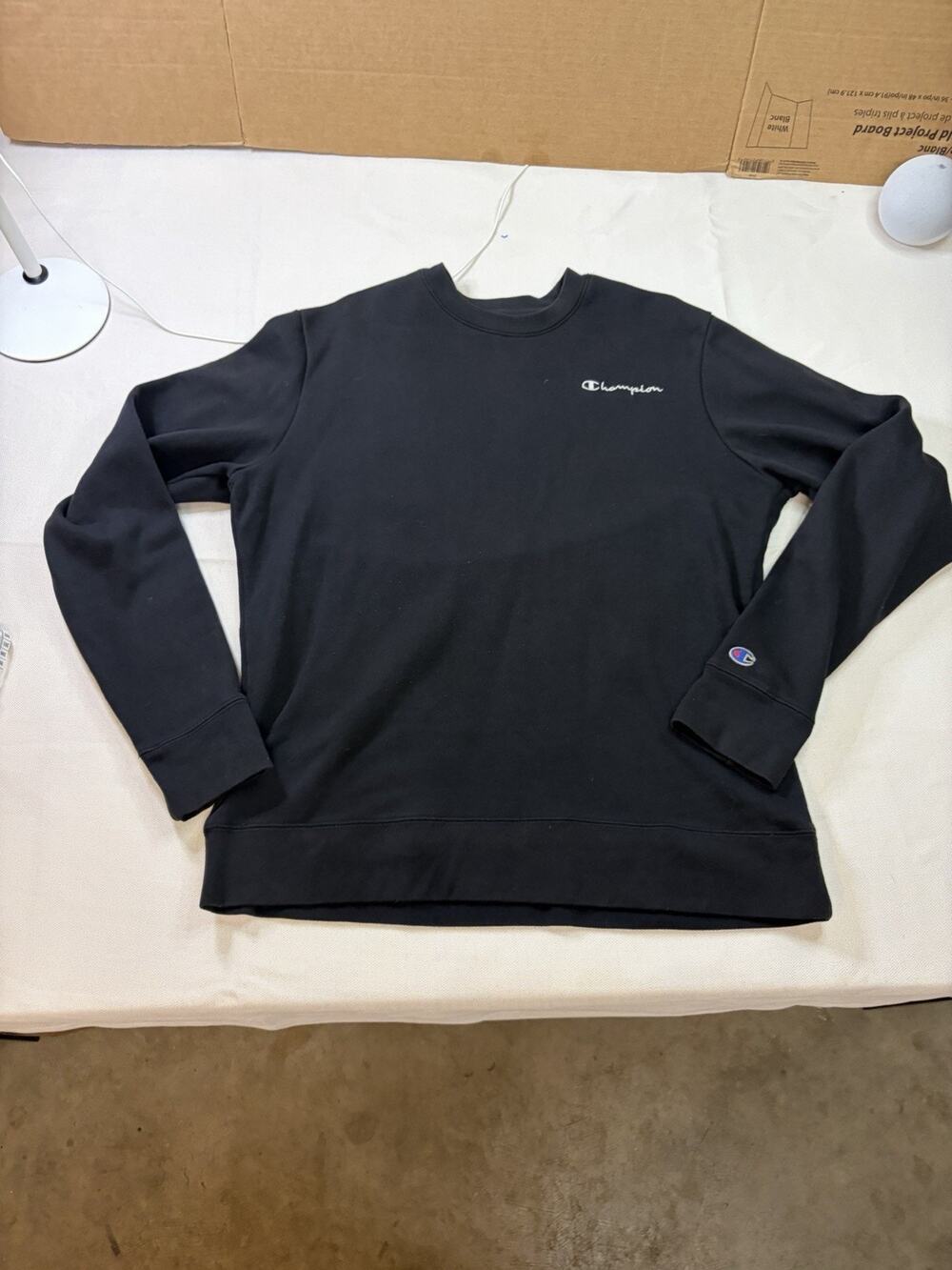 Champion Sweatshirt Men’s Large Black Embroidered Script Logo Crewneck